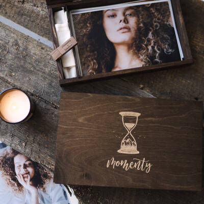 Wooden box for prints and a 10x15 flash drive.