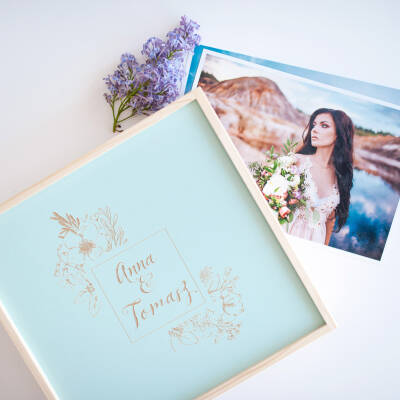 Wooden square turquoise box 15x23 prints and USB with engraving